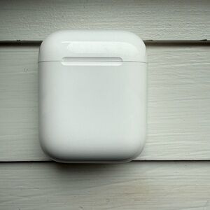 Apple White Earbud Headphones